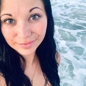 Meet your Posher, Stephanie